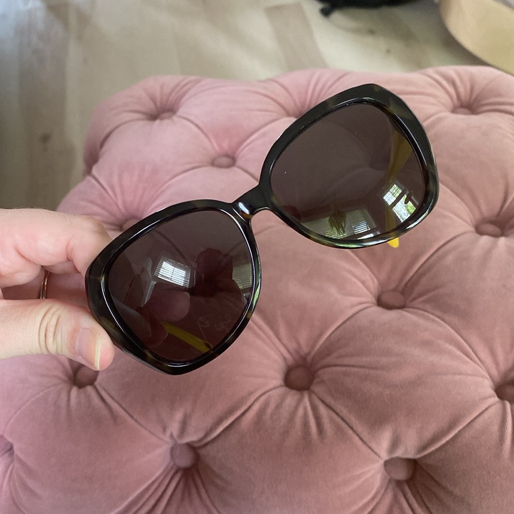 FOSSIL SUNGLASSES - Picture 3 of 3